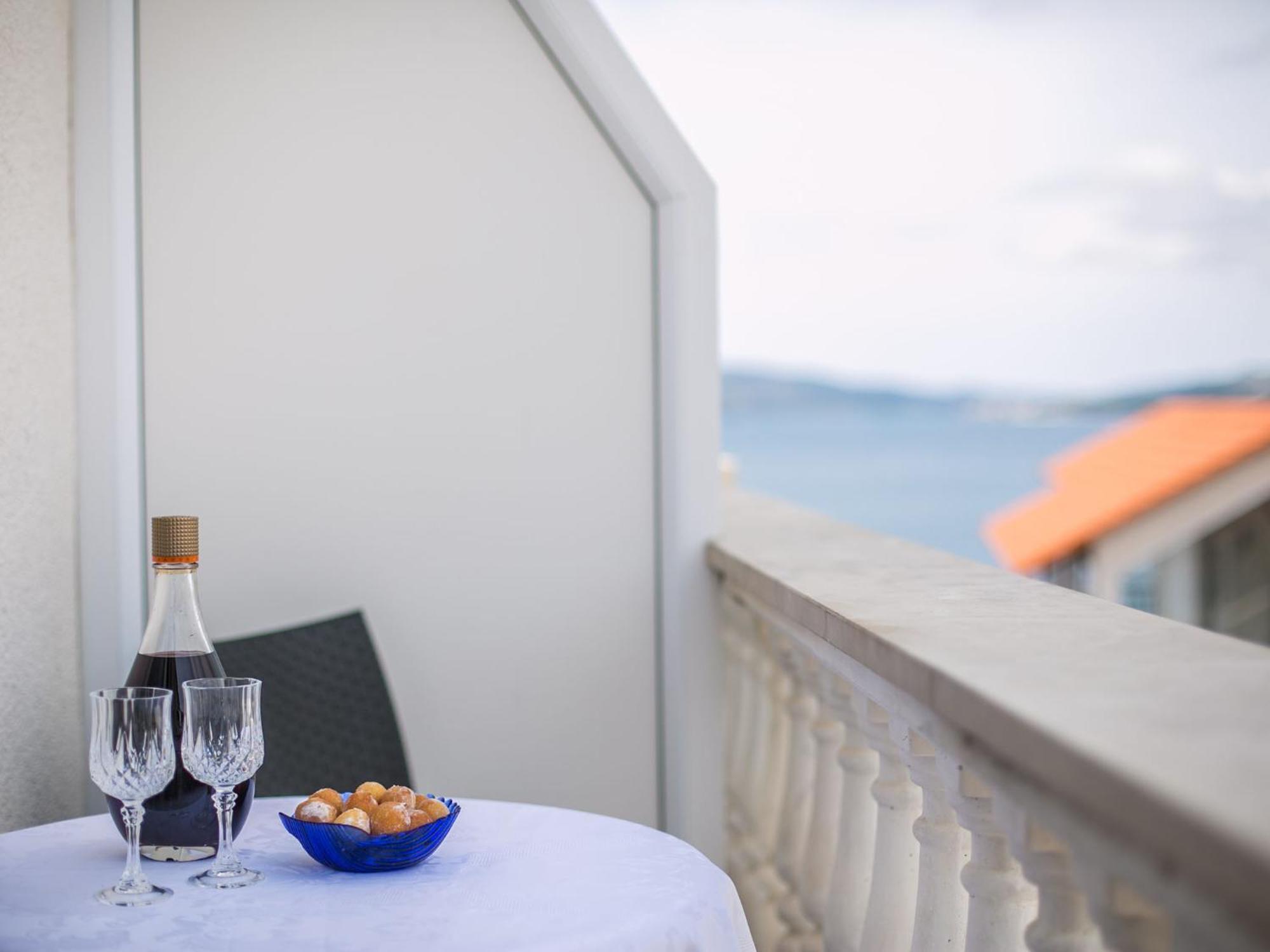 Apartments Lovric Trogir Oda fotoğraf